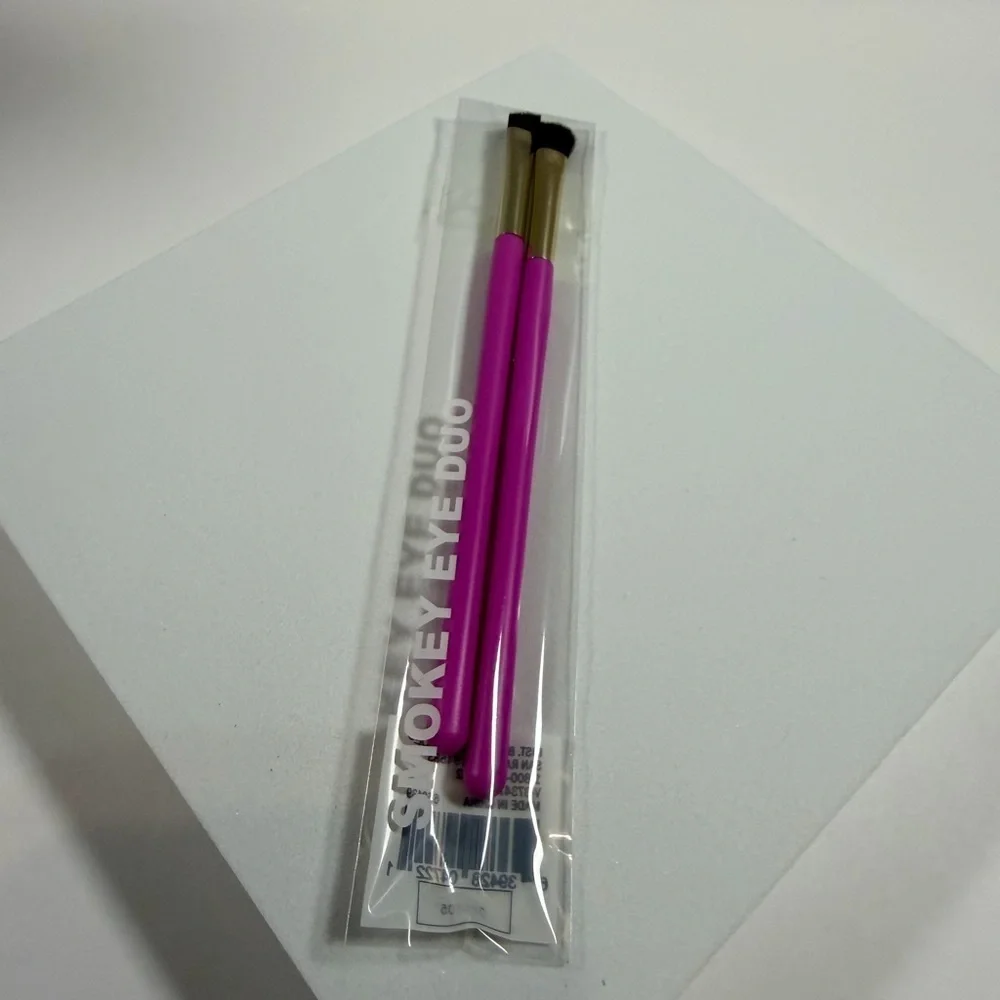 🩷5/$10🩷 Smokey eye duo brush